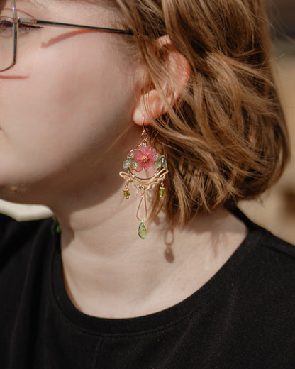 Sakura Fae, abstrakte filigrane Kirschblüten Hängeohrringe | Ohrringe | TRIVIALFEY