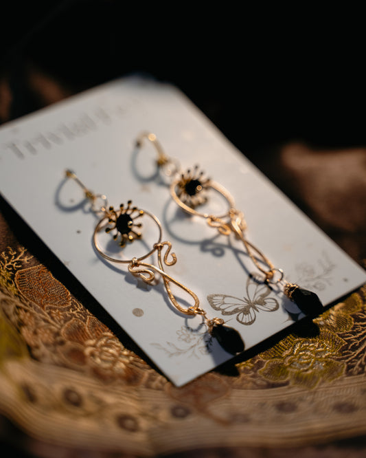 Sunwhisper, abstrakte filigrane Hängeohrringe | Ohrringe | TRIVIALFEY