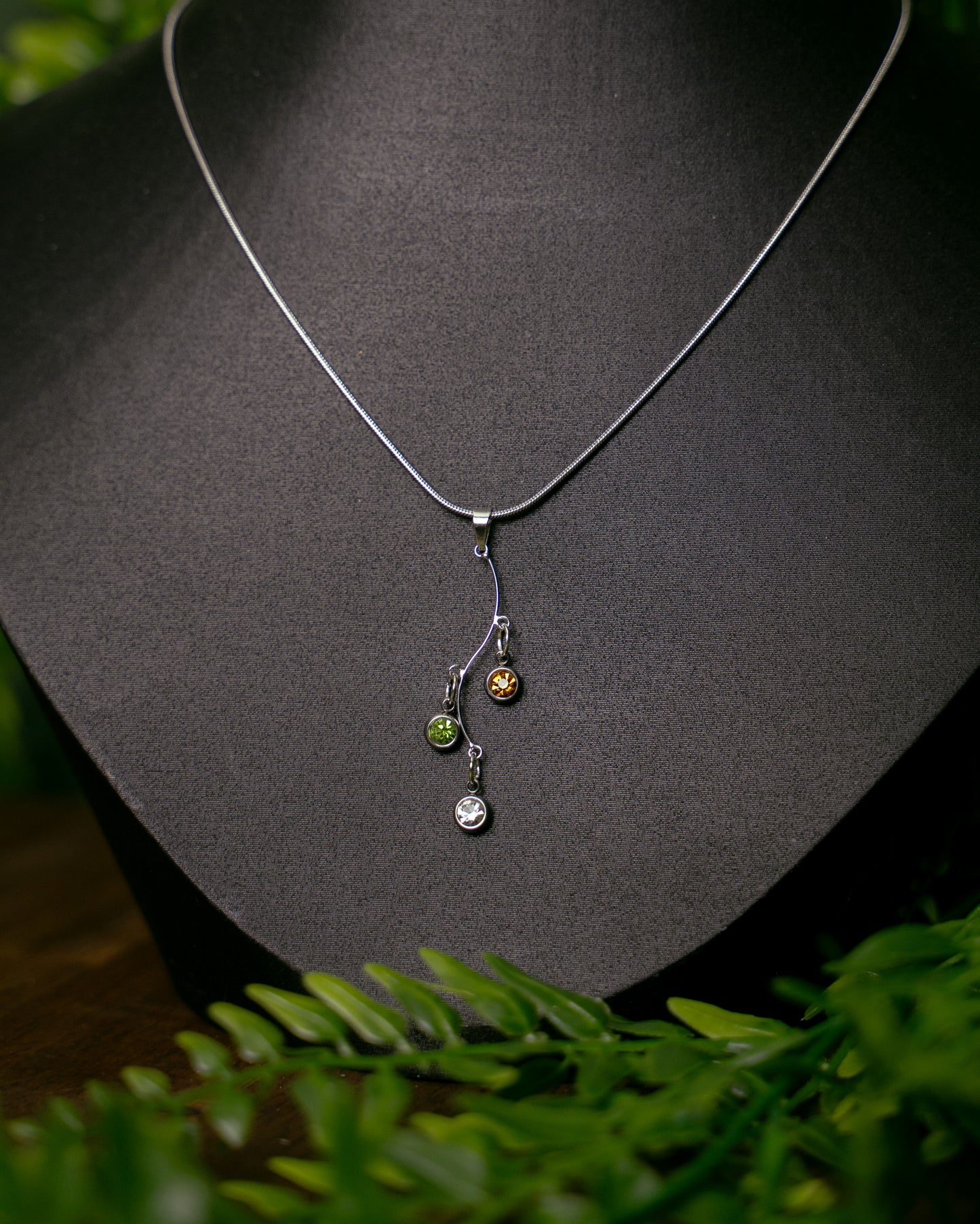 Elemental, Schlichte Kristall Anhänger inspiriert von den Elementen | Halskette | TRIVIALFEY