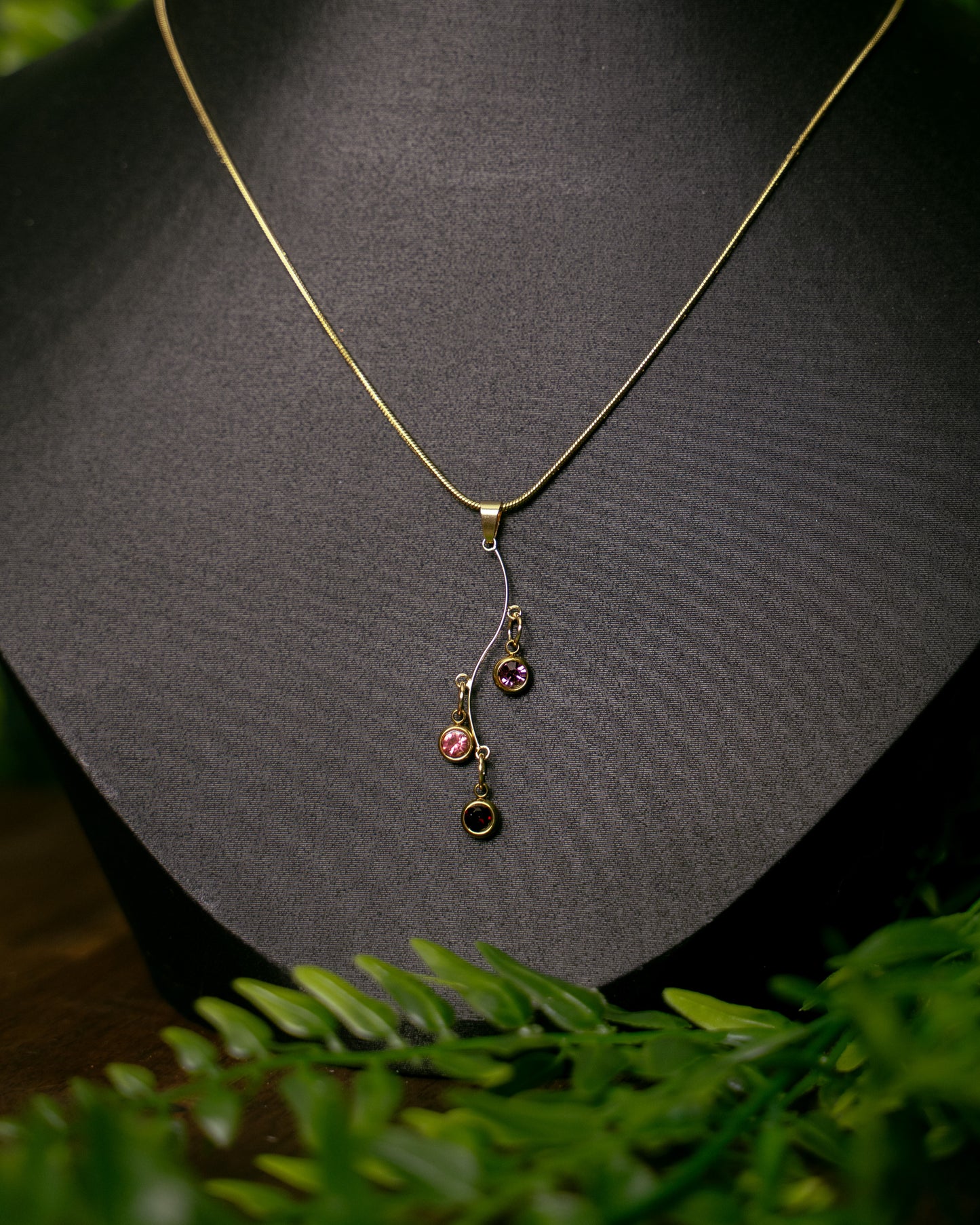 Elemental, Schlichte Kristall Anhänger inspiriert von den Elementen | Halskette | TRIVIALFEY