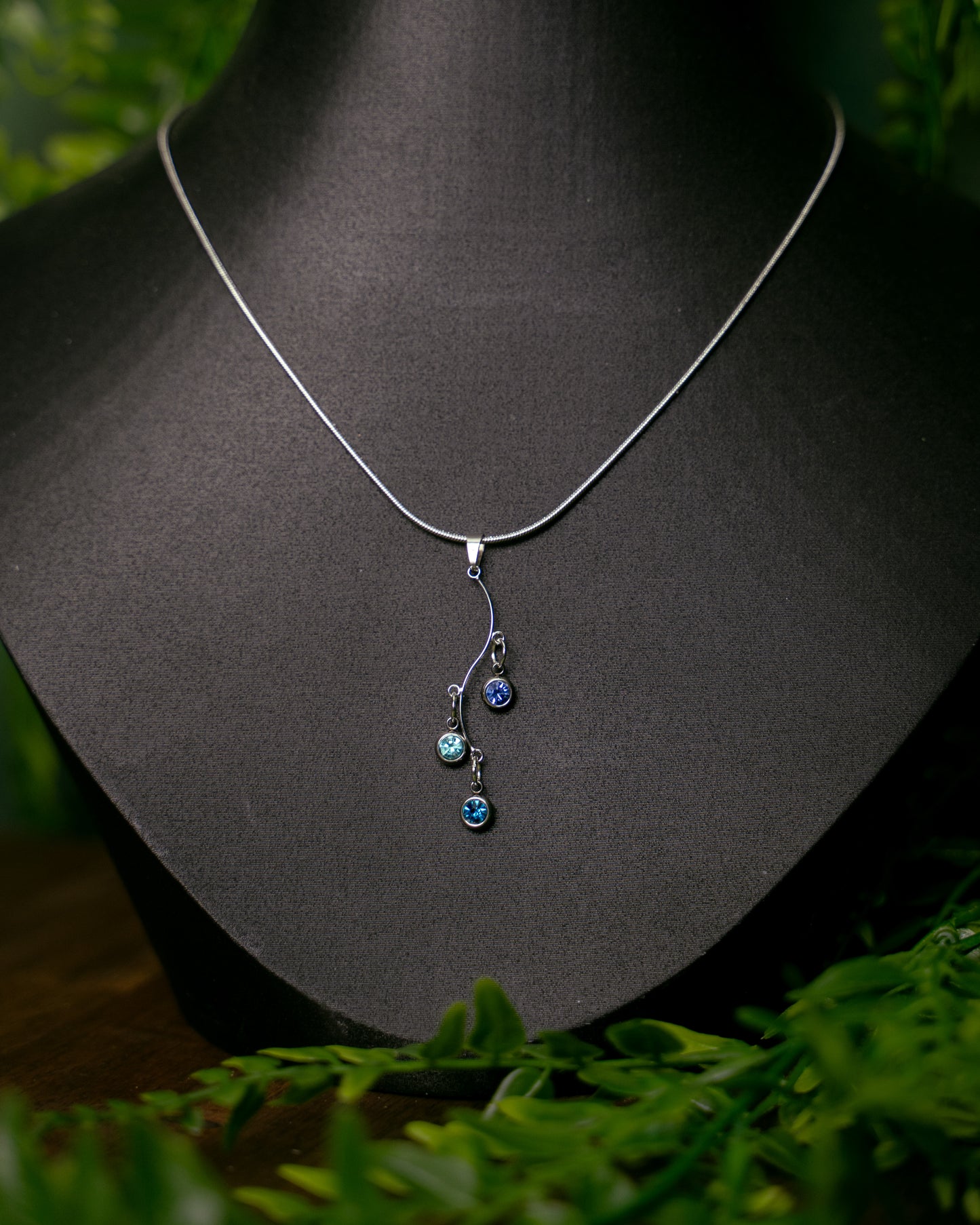 Elemental, Schlichte Kristall Anhänger inspiriert von den Elementen | Halskette | TRIVIALFEY