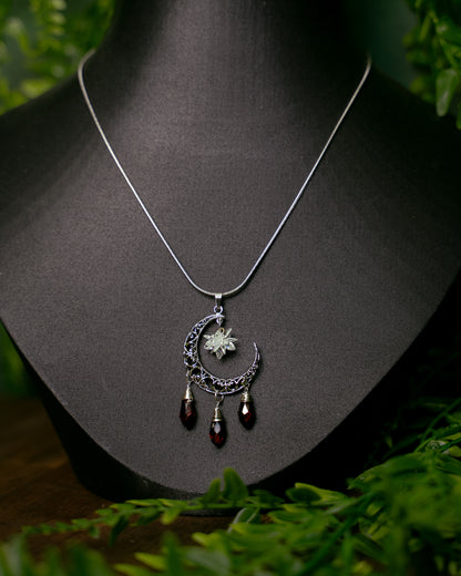 Starsplitter, magischer Halbmond und Sternenstaub | Halskette | TRIVIALFEY