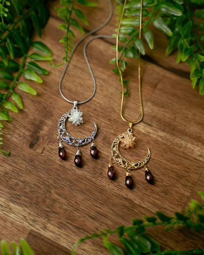 Starsplitter, magischer Halbmond und Sternenstaub | Halskette | TRIVIALFEY